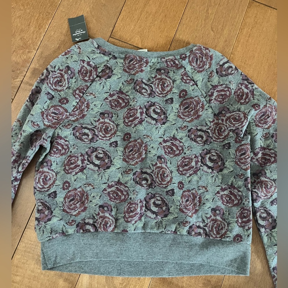 Abercrombie Cropped floral crewneck - Picture 3 of 3